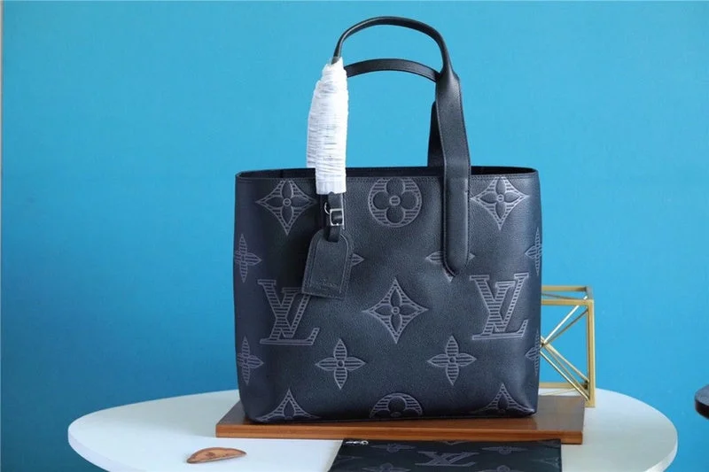 Louis Vuitton bags with a zip - around closure for enhanced securityFranco Shops - Louis Vuittons  - 9822