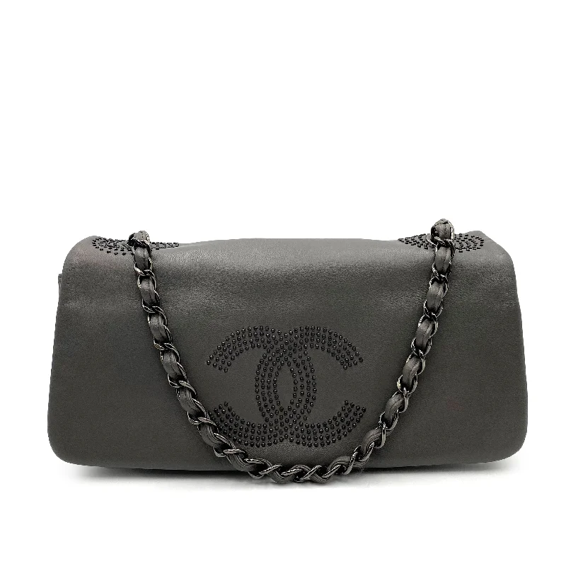 Chanel Quilted Leather Shoulder Bag for FashionistasChanel Vintage Cocomark Stud Gray Lambskin Black HW #12 90231635