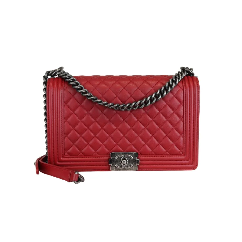 Chanel Medium Tote Bag for Office LadiesNew Medium Boy Flap Calfskin Quilted Red RHW