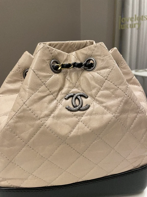 Chanel Medium Tote Bag for Office LadiesChanel Gabrielle Backpack Beige / Black Aged Calfskin