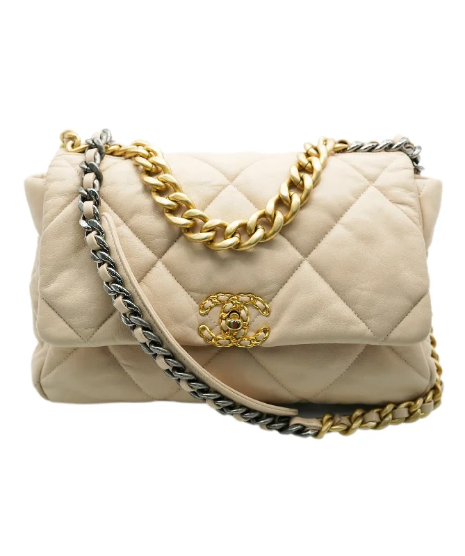 Chanel Lightweight Handbag for Daily ErrandsChanel S19 Beige Bag - REC1693