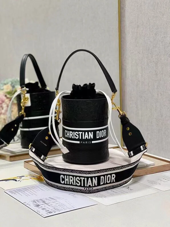 Luxury Christian Dior crossbody bags with a chain - link strapBC - Dior Bags - 2453