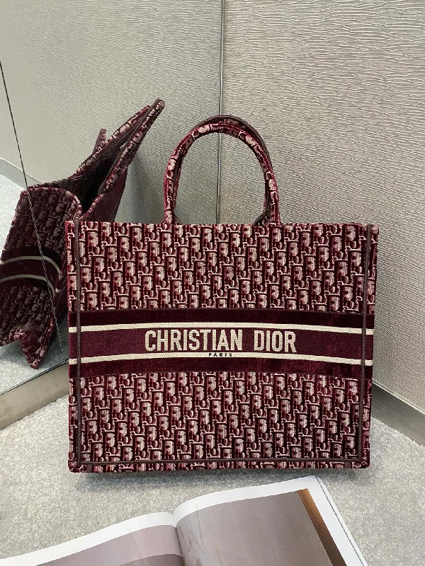 Christian Dior tote bags with a double - handle and shoulder - strap optionChristian Dior Large Book Tote Red