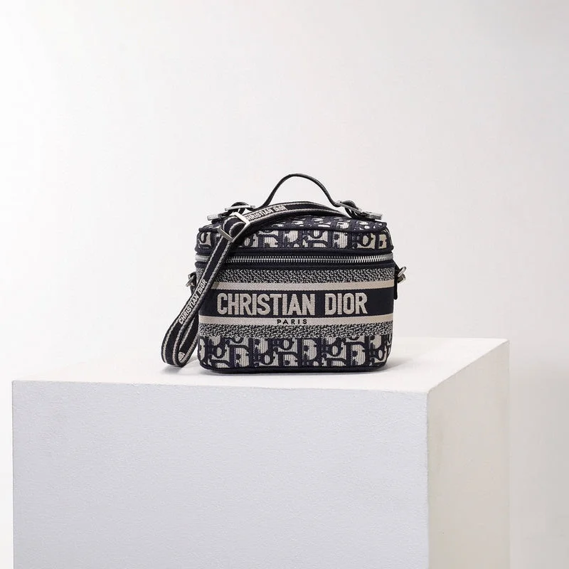 Christian Dior Saddle bags with a studded trim for a bold lookmakbags - Dior Bags - 177