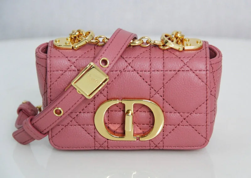 Christian Dior Saddle bags with a distressed leather finishmakbags - Dior Bags - 390