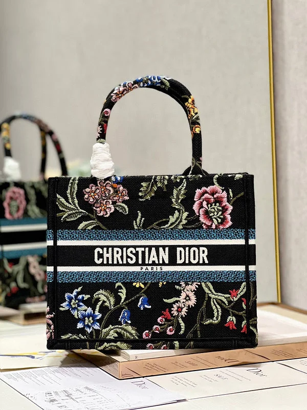 Christian Dior handbags with a detachable mirror for on - the - go touch - upsWF - Dior Bags - 1219